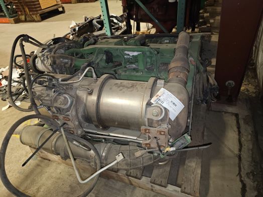 JD ENGINE ASY  6210R