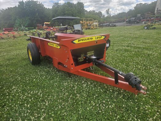 Pequea 125 PTO manure spreader - Demo Unit