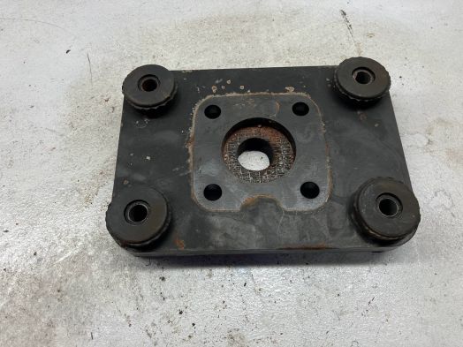 METERING VALVE MOUNTING PLATE