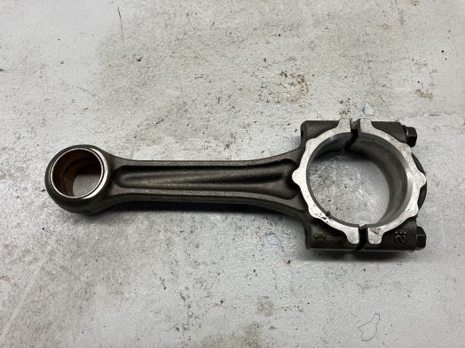 CONNECTING ROD