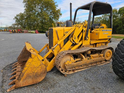 John Deere 555A crawler loader