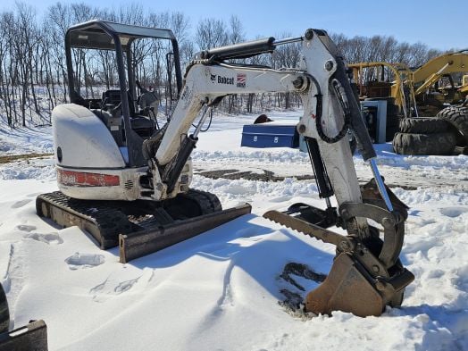 Bobcat 425 mini excavator