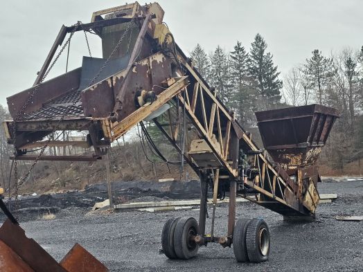 48' stacking conveyor screener