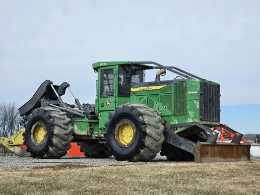 2016 John Deere 848L log skidder