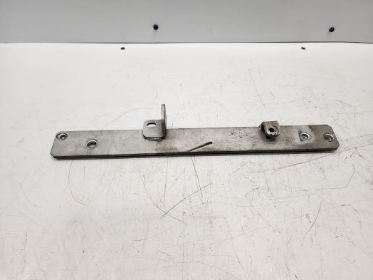 KU MUFFLER BRKT  M5-091HD