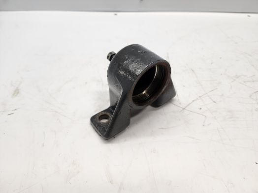 AXLE SUPPORT