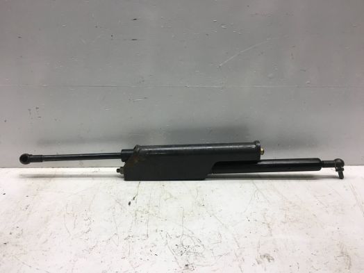 GAS STRUT ASSEMBLY