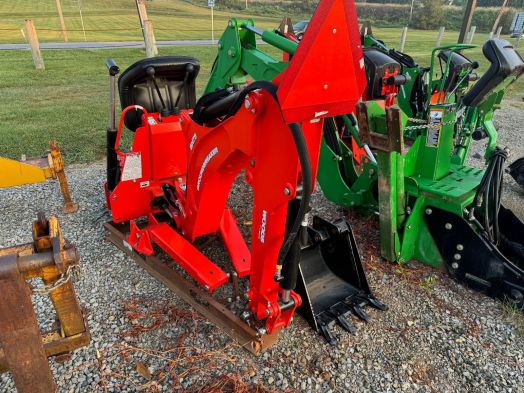 Woods BH75-1 backhoe Kubota orange with 12" bucket