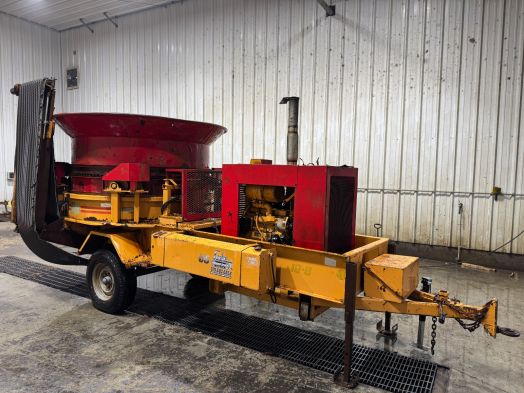 Haybuster IG-8 Industrial tub grinder