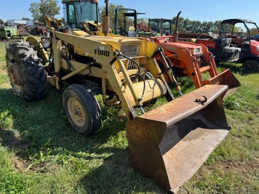 Ford 3400 diesel loader tractor
