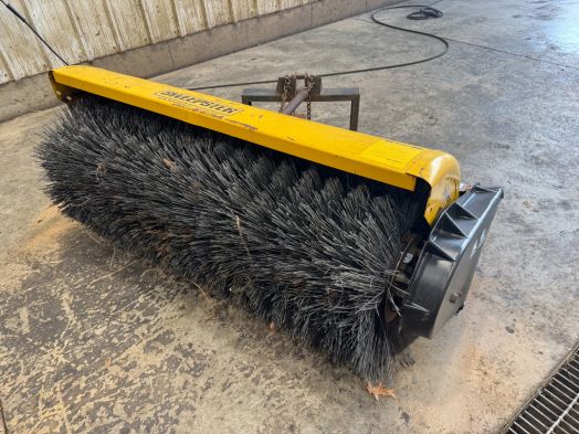 Sweepster 7' 3pt pto angle broom RHFA