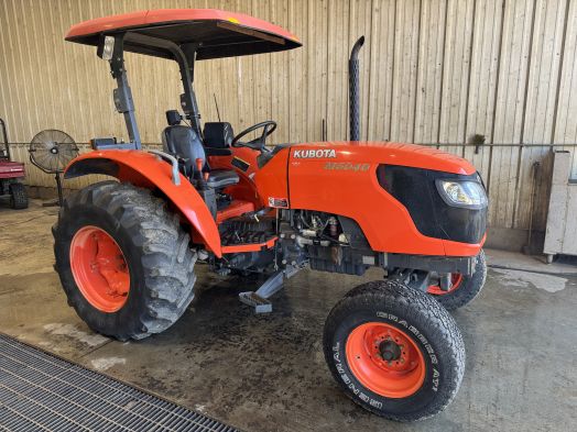 Kubota M6040 2wd canopy tractor
