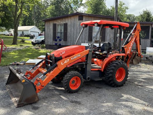 Kubota L47 4wd tractor loader backhoe