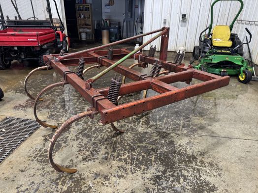 Brillion 7T 3pt chisel plow