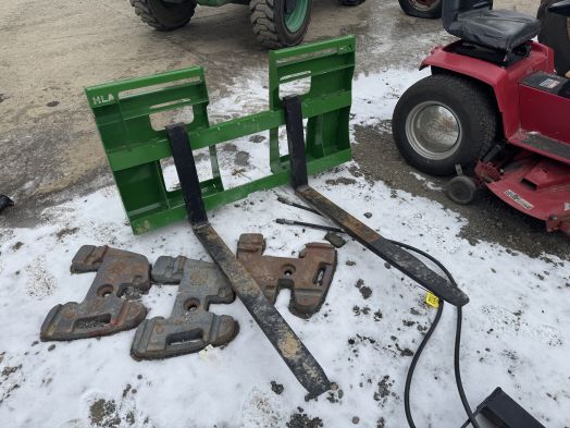 JD HLA 42" pallet forks