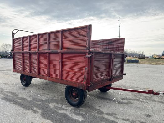 New Holland 8x16 flat wagon with high sides