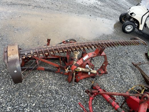 International 9' 3pt sickle bar mower model 1300
