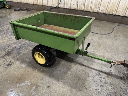John Deere 80 lawn cart