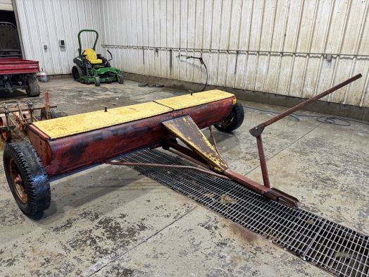 New Holland 10' lime drill drop spreader