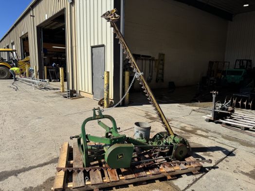 John Deere 7' 3pt 350 sickle bar mower 