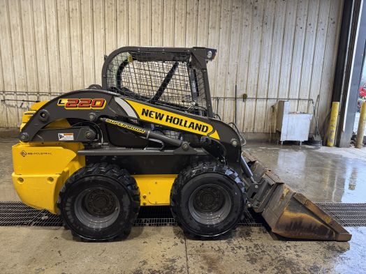 New Holland L220 skid loader 