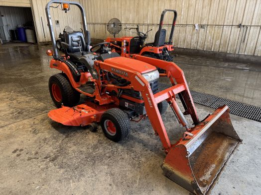 Kubota BX2230 tractor loader mower