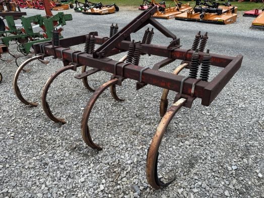 International 7T chisel plow