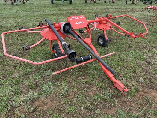 Kuhn 2 star tedder model GF222T