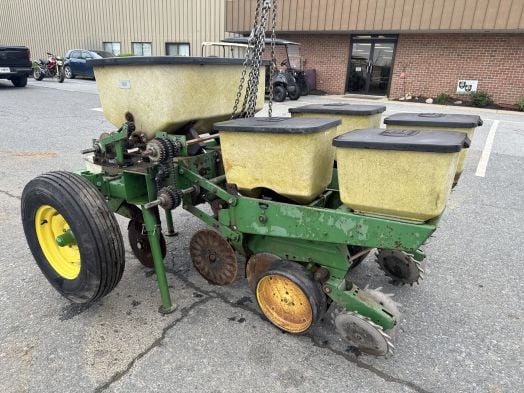 John Deere 2 row 3pt corn planter