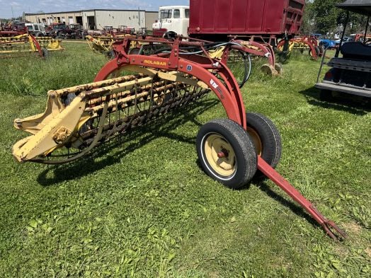 New Holland 258 hydraulic drive hay rake