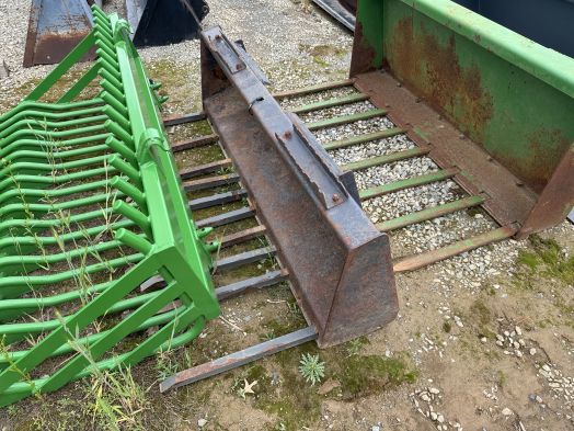 FFC 66" quick tach manure forks