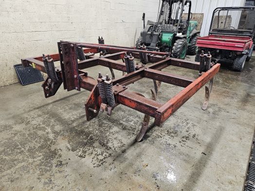 International 7T chisel plow