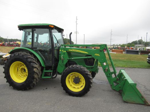 John Deere 5425 4wd cab tractor with loader