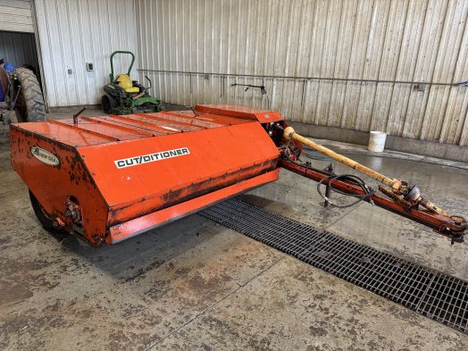 New Idea 272 7' cut/ditioner stalk chopper