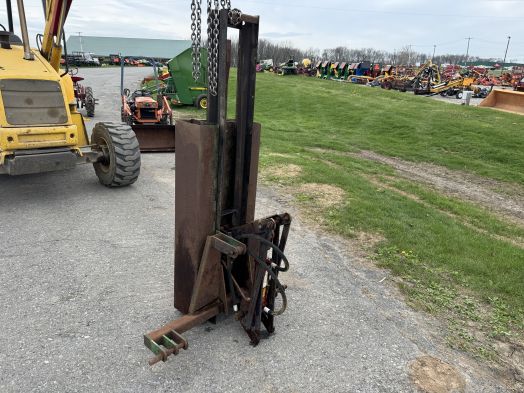 John Deere 51 3pt Post driver