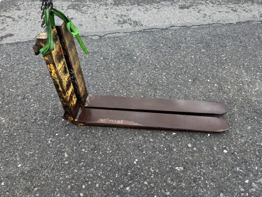 Heavy 40" pallet forks only