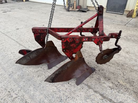 Massey Ferguson 2x14 3pt plow 