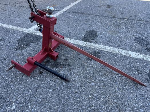 Mahindra 3pt round bale spear / trailer mover