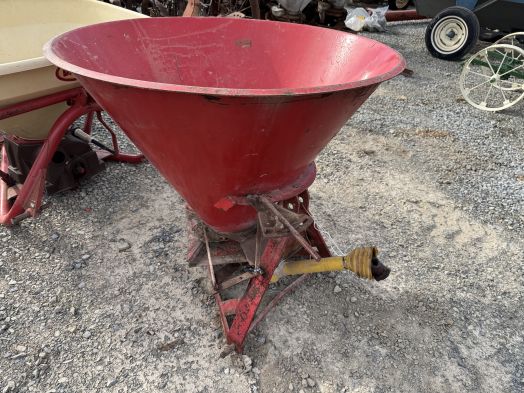 Lely 3pt spin spreader 