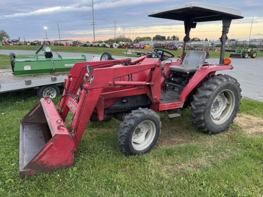 Massey Ferguson 1250 4x4 loader tractor