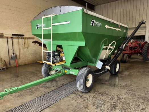 E-Z Trail 3400 bin wagon with scales and auger
