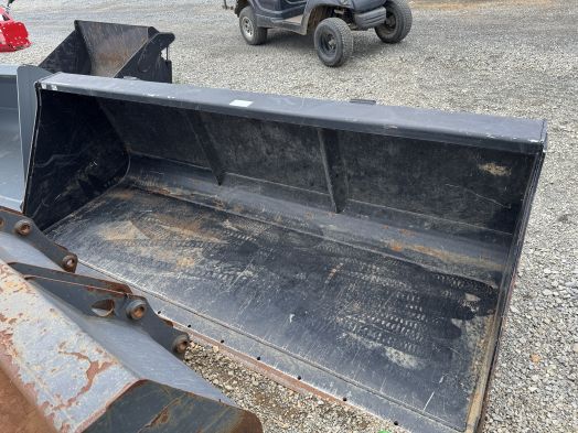 HLA 9' high volume ALO / Global loader bucket