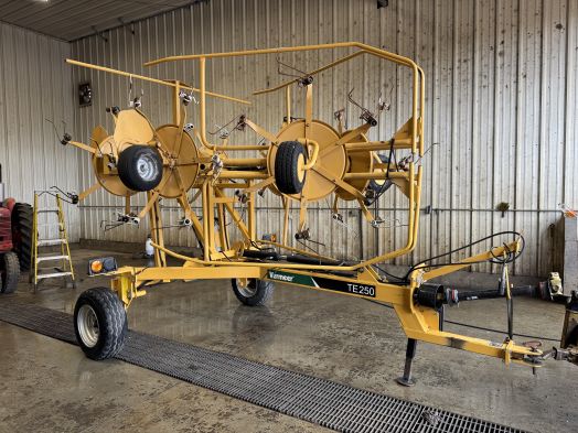 Vermeer 6 star hay tedder model TE250