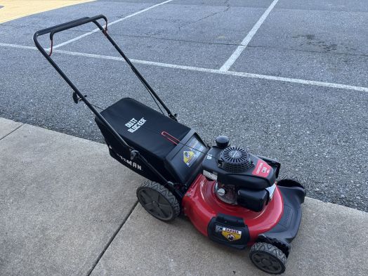 Craftsman push mower with bagger M140