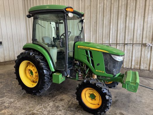 John Deere 4066r 4x4 cab tractor