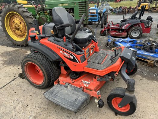 Kubota ZD1211 zero turn mower