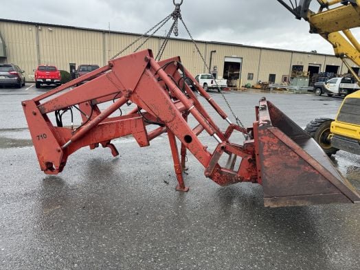 Case IH 710 loader
