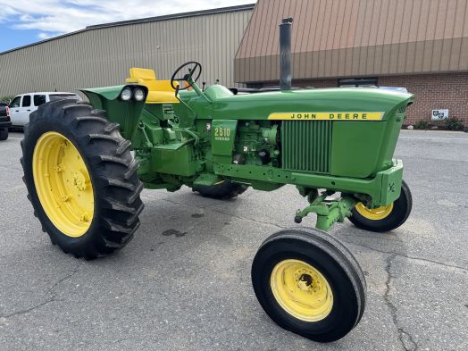 John Deere 2510 wide front diesel tractor
