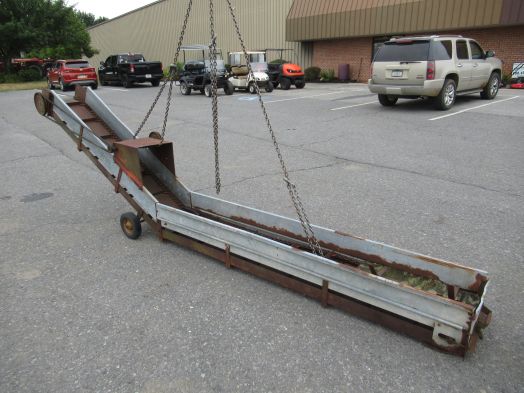 Smoker corn drag elevator