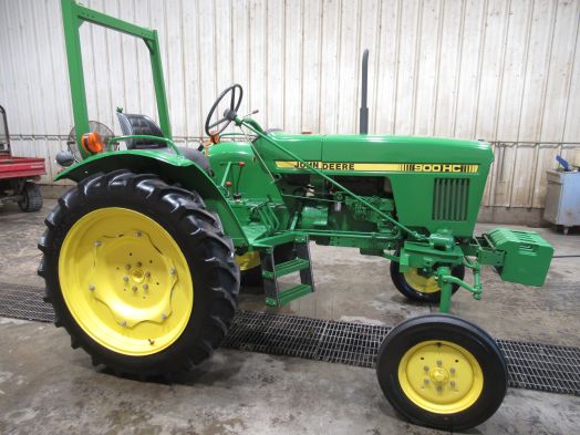 John Deere 900HC tractor